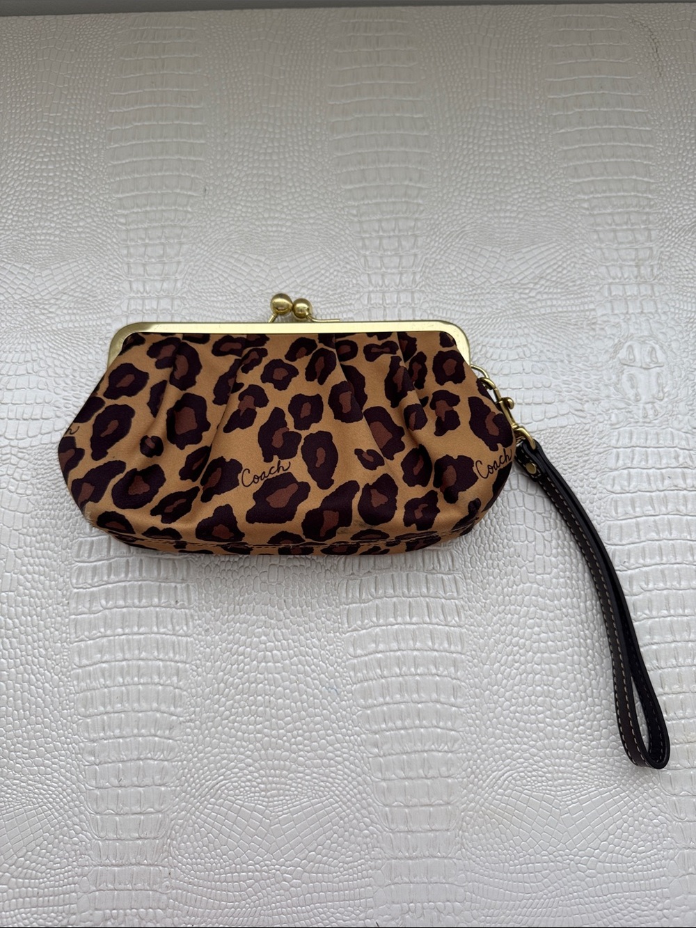 Vintage Coach Leopard Print Kiss-Lock Wristlet Clutch - Picture 2 of 5
